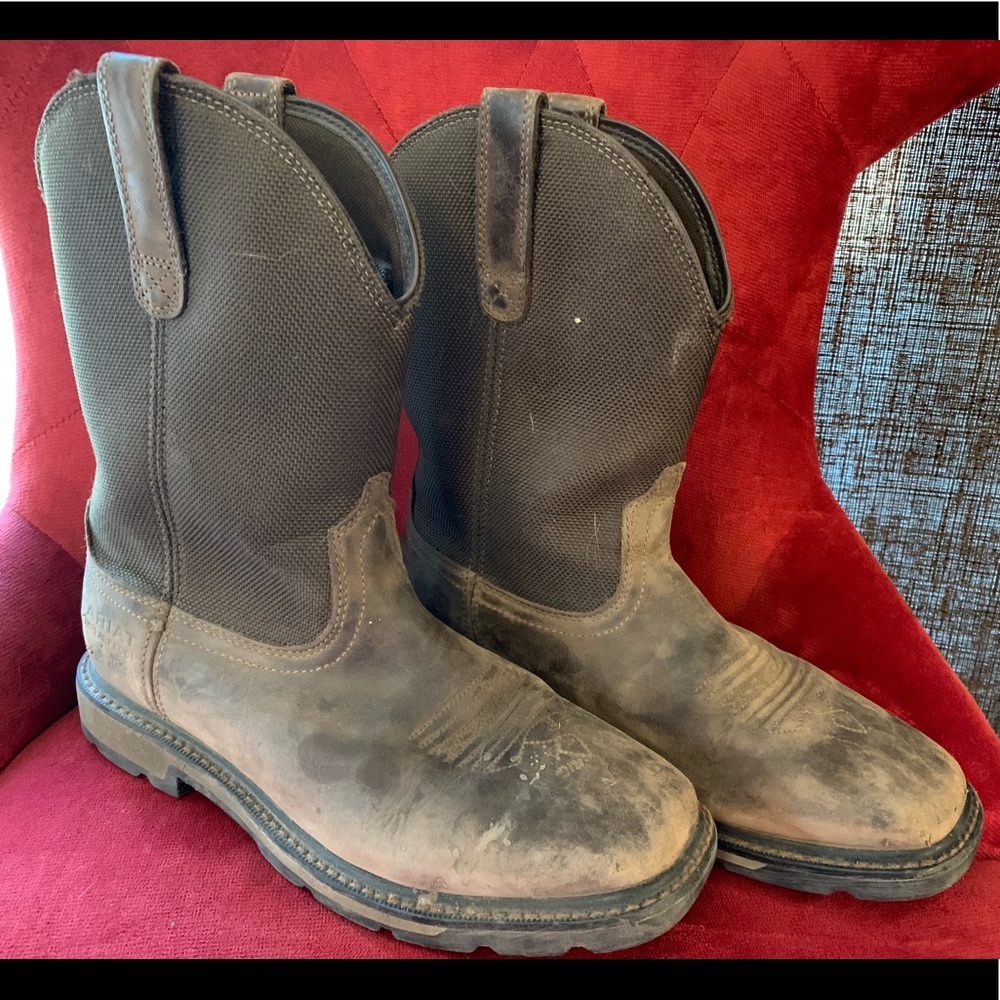 Men’s Ariat cowboy boots
